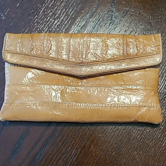 Genuine EEL wallet Made in Korea tan incredibly soft in good preloved condition - Picture 2 of 13